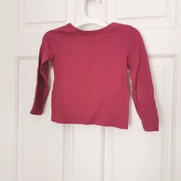 4/$12 The children's place girls long sleeve t-shirt size 2t - Picture 2 of 3